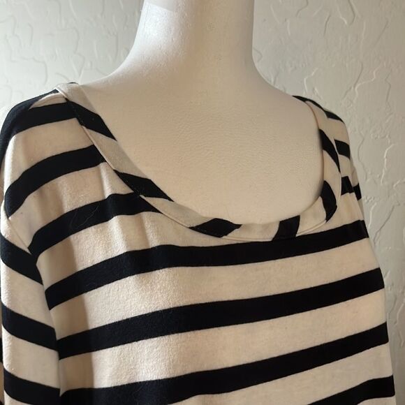 Lane Bryant black & white stripes short sleeves scoopneck split hemline SZ 26/28 - Picture 8 of 11